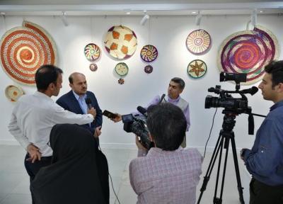 نمایشگاه آوای دستان زنان جنوب در گالری سوره بوشهر افتتاح شد