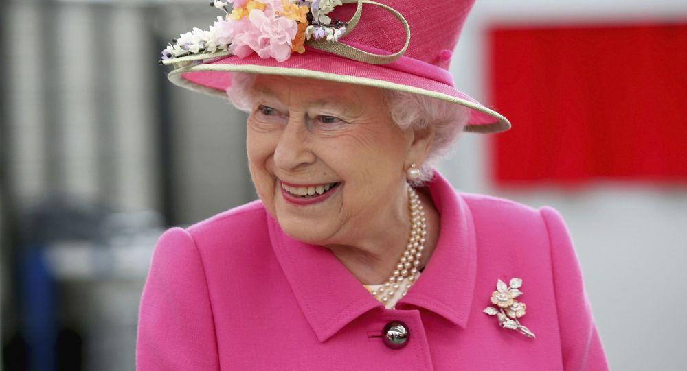 کیف ملکه انگلیس و محتویات آن خبرساز شد