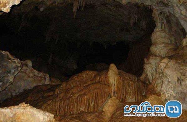 غار دوکچی یکی از جاذبه های دیدنی آذربایجان غربی به شمار می رود