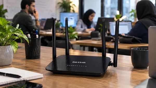آنالیز مودم بیرلینک BL450: مودم رومیزی 4G آنتن دار، مقرون به صرفه و پر فروش